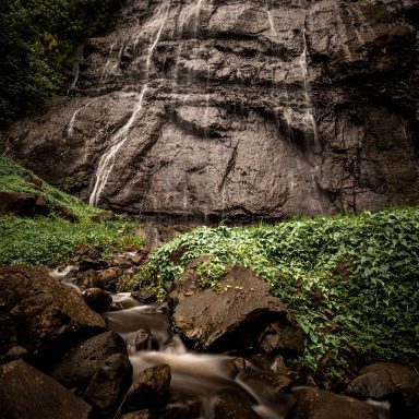 ‘Āfareaitu Waterfalls 001